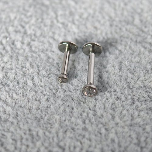 Bezel CZ Flat Back Labret  Implant-Grade Titanium G23