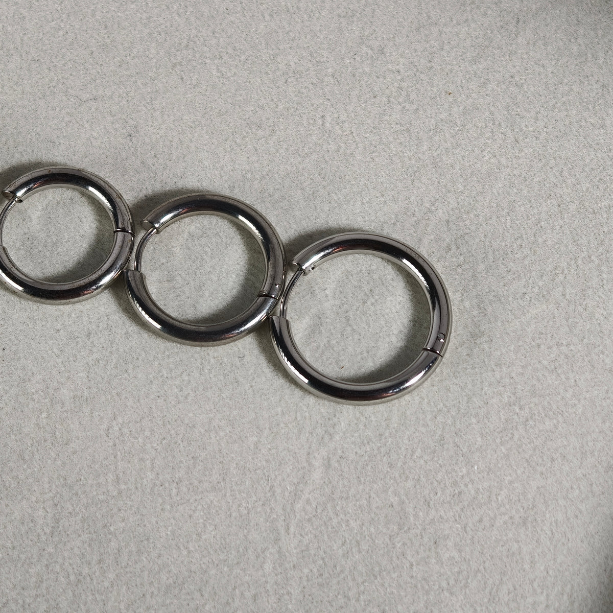 Hoop Clicker - Surgical Stainless Steel 316L