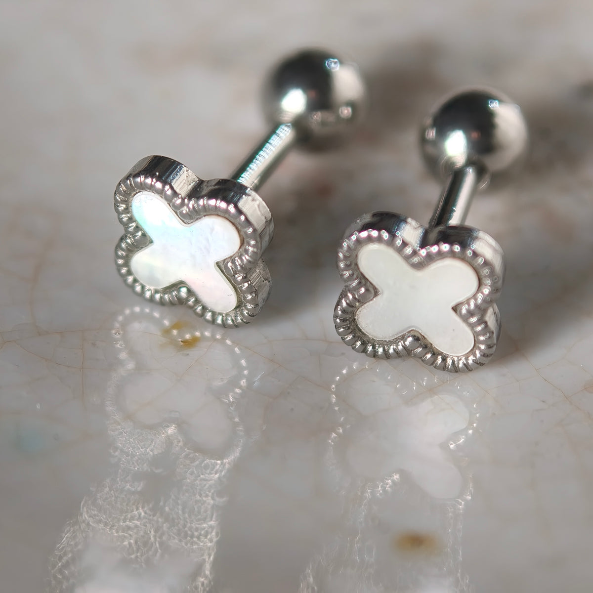 Pearl Clover Ball End - Surgical Stainless Steel 316L