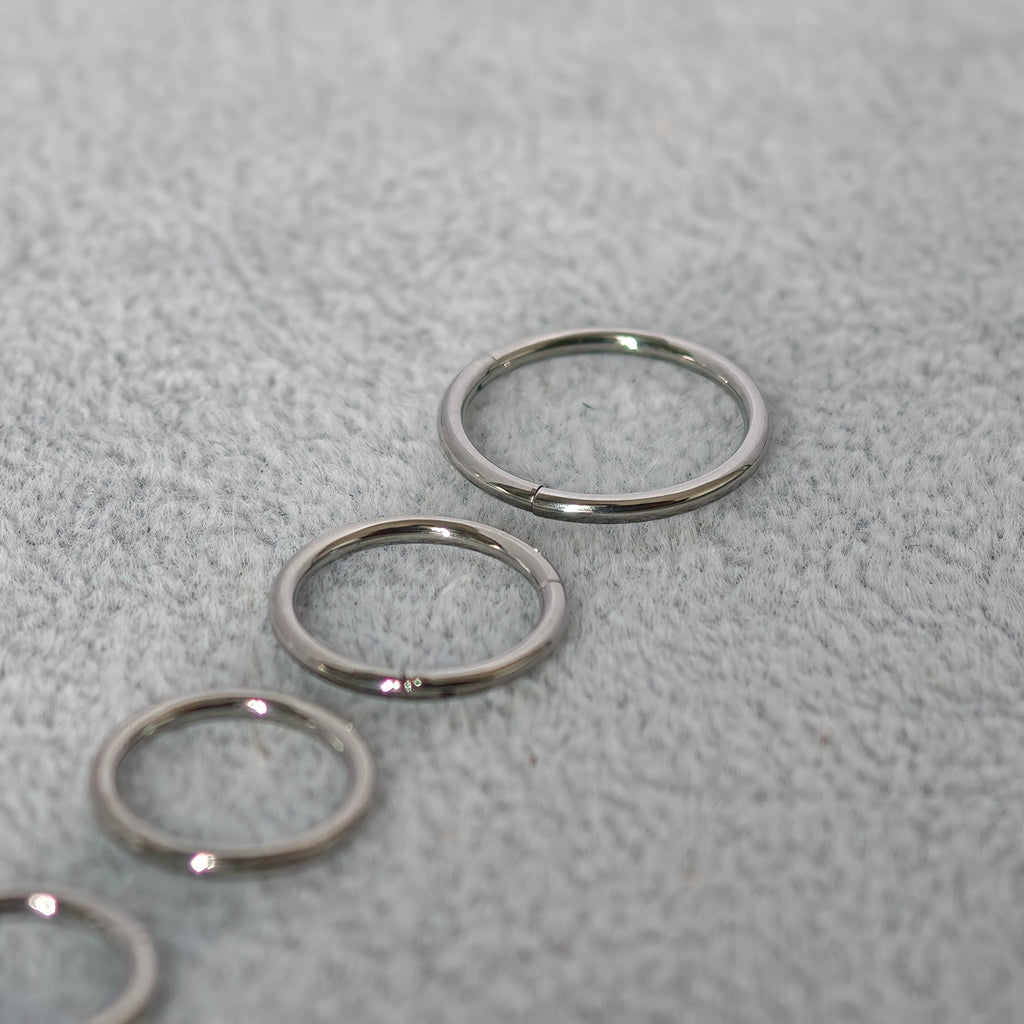 Seamless Hoop Titanium G23