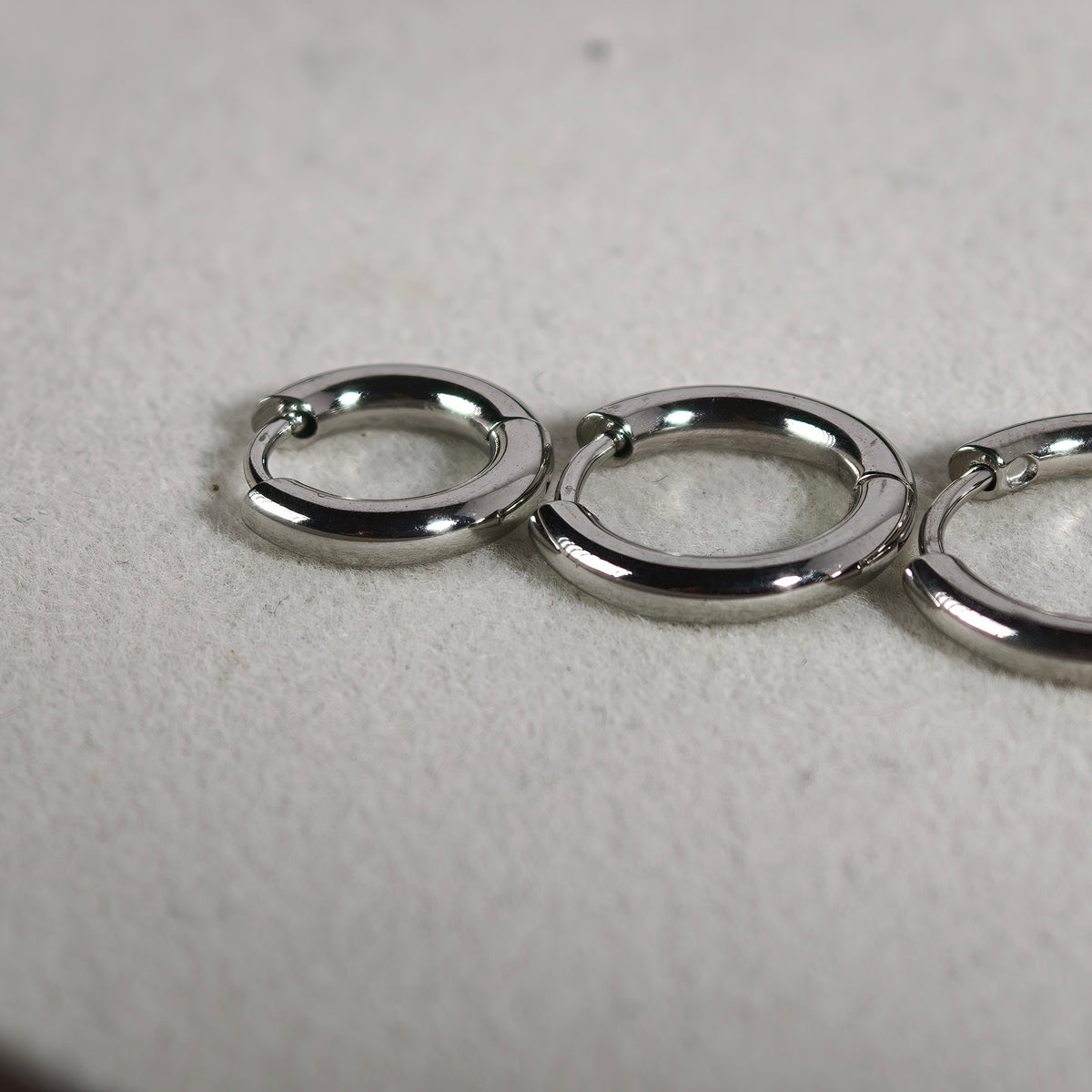 Hoop Clicker - Surgical Stainless Steel 316L