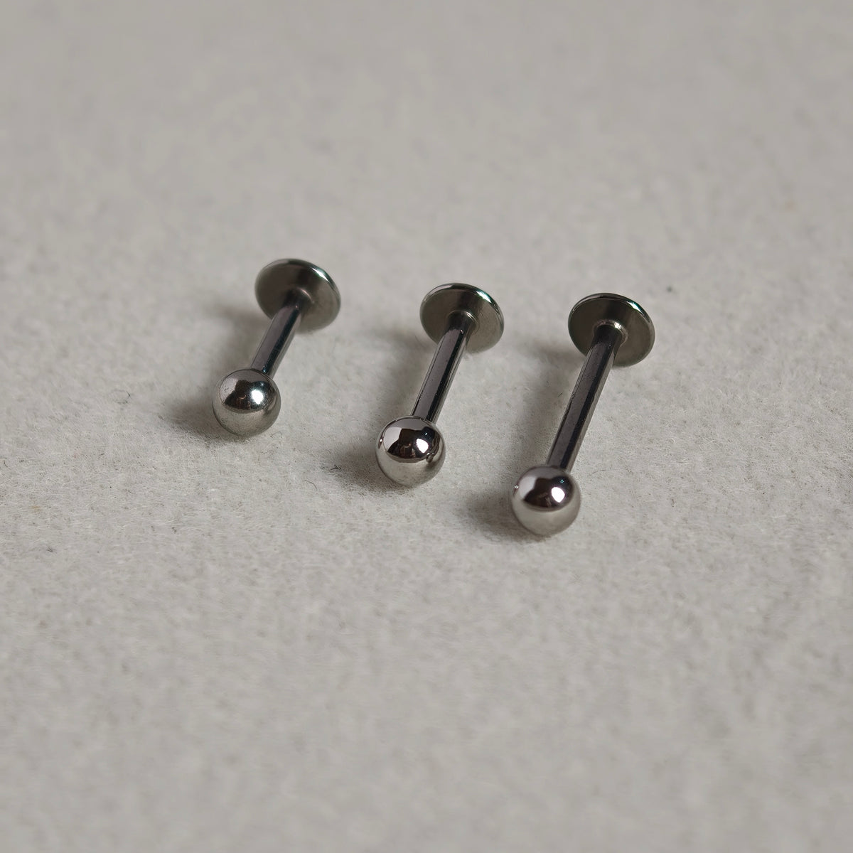 Basic Flat Back Labret - Surgical Stainless Steel 316L