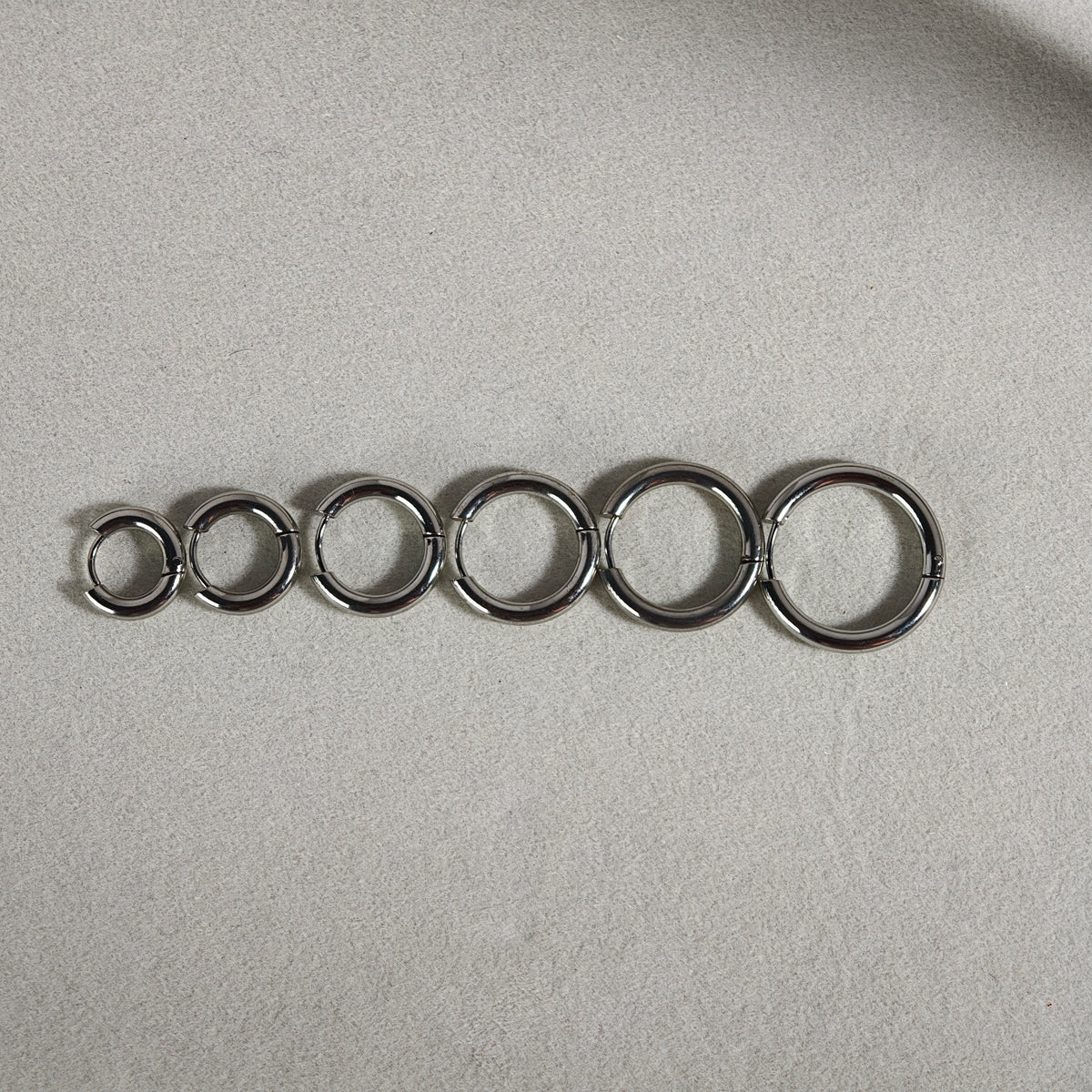 Hoop Clicker - Surgical Stainless Steel 316L