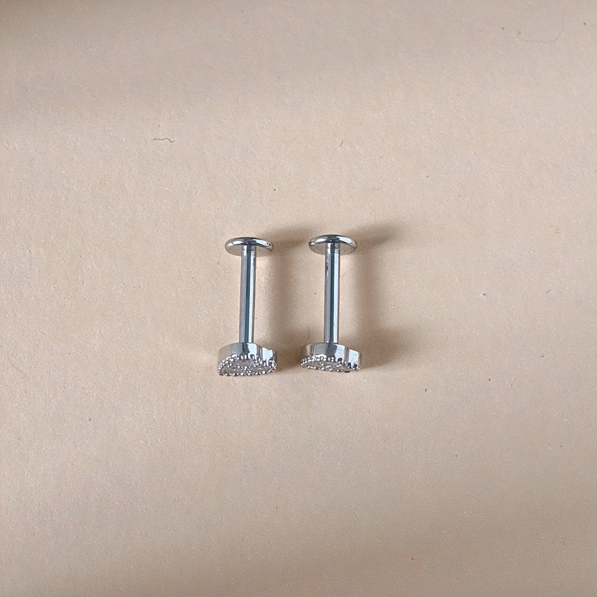 Heart Flat Back Labret - Surgical Stainless Steel 316L