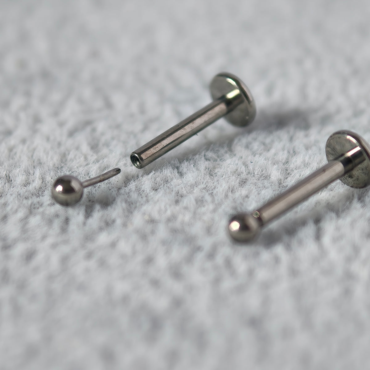 Flat-End Plug in Basic Titanium G23