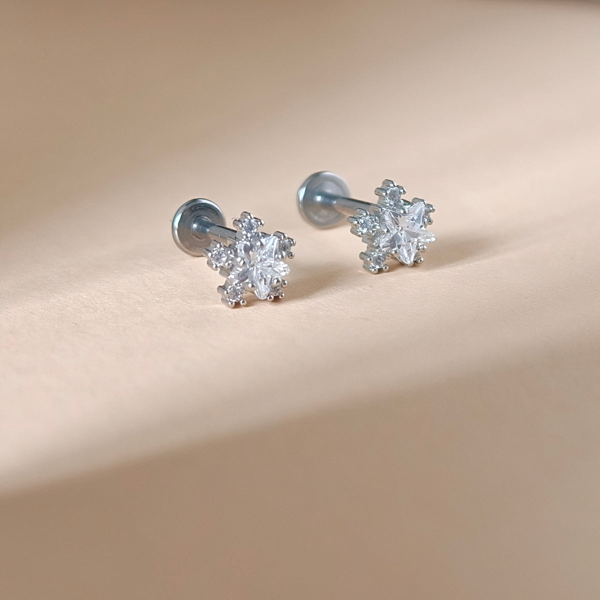 Snowflake Flat Back Labret - Surgical Stainless Steel 316L