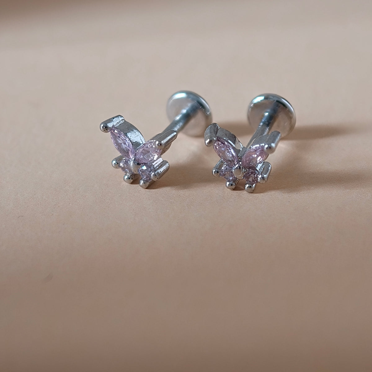 Mariposa Rosa Flat Back Labret - Surgical Stainless Steel 316L
