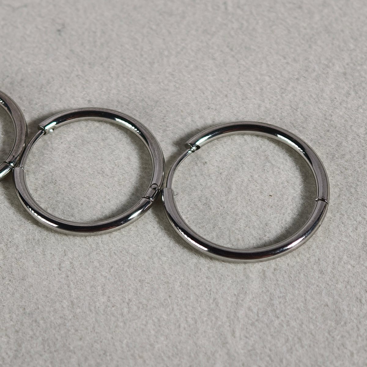 Hoop Clicker - Surgical Stainless Steel 316L