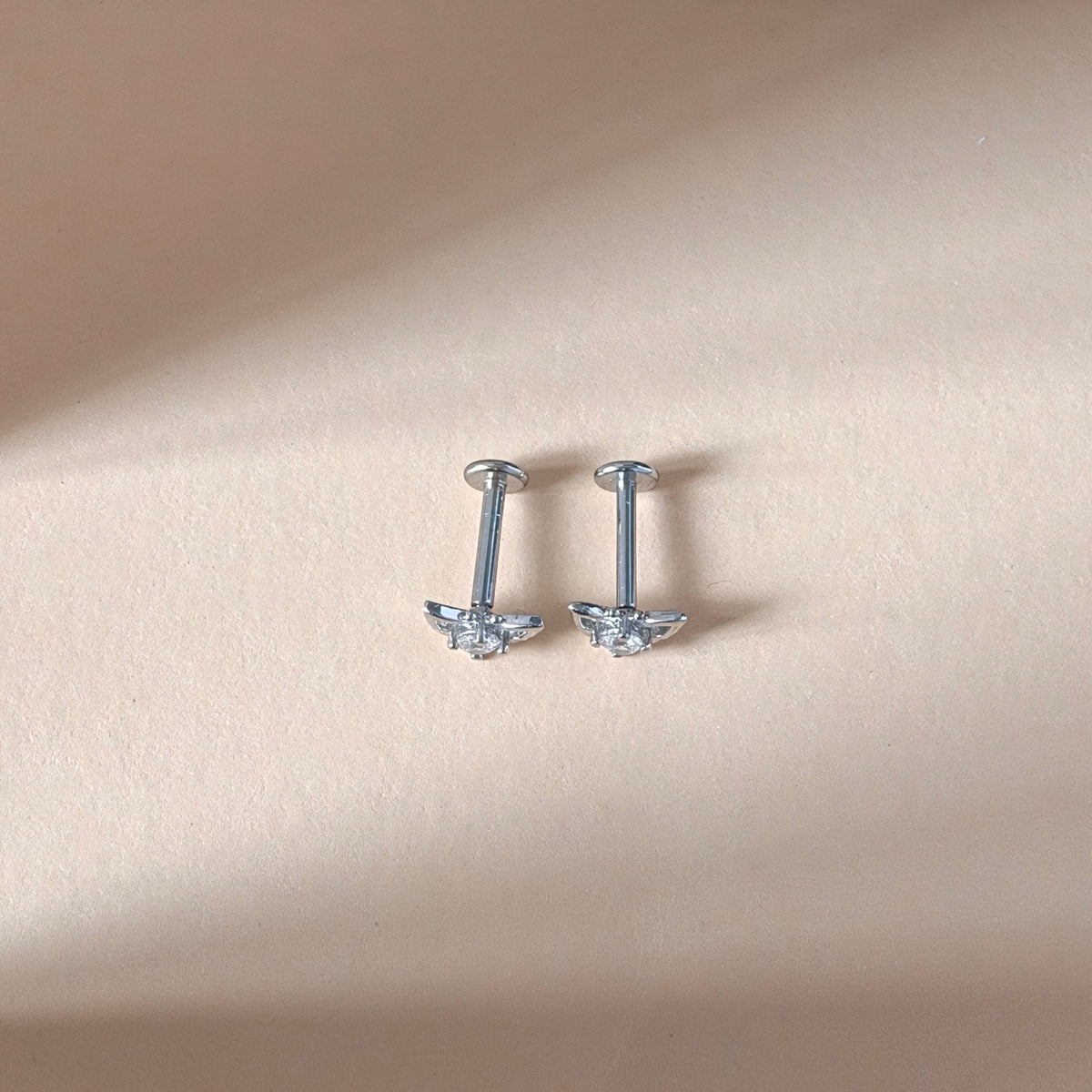 Mariposa Silver Flat Back Labret - Surgical Stainless Steel 316L