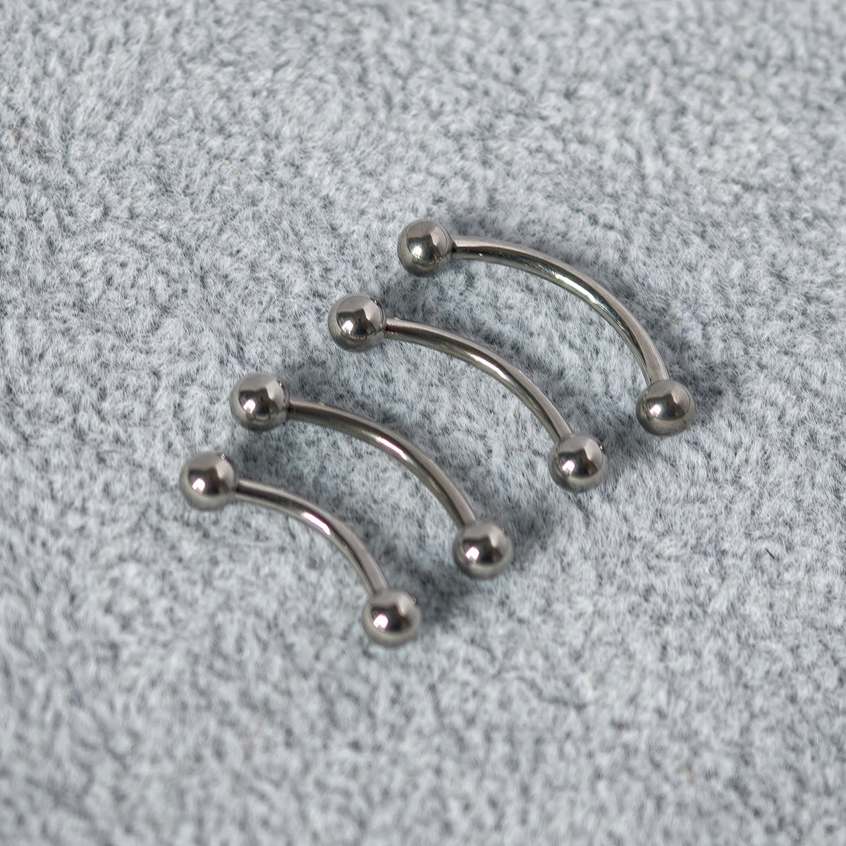 Curved Barbell Titanium G23